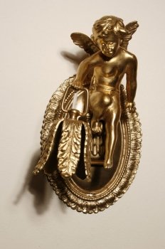 01151-Superb-Pair-of-Gilded-Ormolu-Cherub-Wall-Lights-1