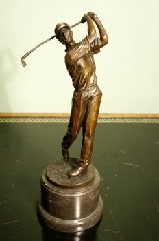 01291-Superb-Bronze-Golfer-Statue---Making-the-Perfect-Shot-1