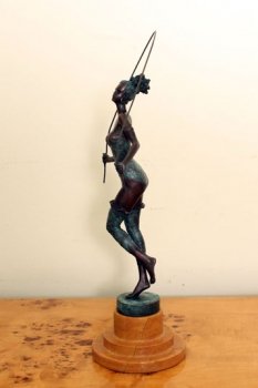 01679-Delightful-Bronze-Sculpture-Sexy-Woman-Playing-4