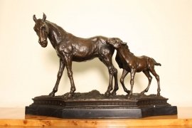 01681-Beautiful-Bronze-Horse-and-Foal-Sculpture-Marble-Base-1