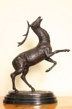 01682-Stunning-Bronze-Sculpture-of-a-Prancing-Stag-1