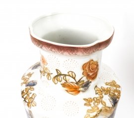 02108-Pair-Japanese-Imari-Hand-Painted-Porcelain-Vases-5
