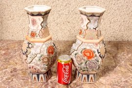 02114-Pair-Japanese-Imari-Hand-Painted-Porcelain-Vases-10