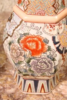 02114-Pair-Japanese-Imari-Hand-Painted-Porcelain-Vases-7