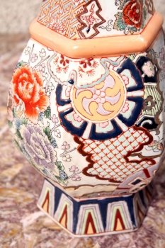 02114-Pair-Japanese-Imari-Hand-Painted-Porcelain-Vases-8
