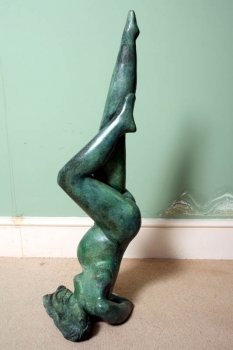 02253-Unusual-Abstract-Modernist-Bronze-Sculpture-Female-Legs-1