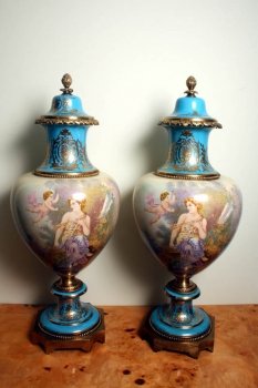 02291-Stunning-Pair-Large-Hand-Painted-Porcelain-Vases-Urns-1