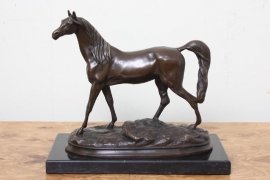 02454-Stunning-Bronze-Thoroughbred-Horse-Marble-Base-1