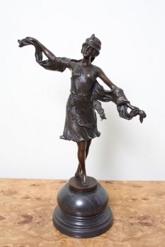 02467-Stunning-Bronze-Dancing-Girl-With-Scarves-Kernalan-1