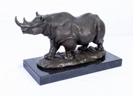 02899-Stunning-and-Lifelike-Bronze-Rhino-Sculpture-1