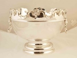03322-Magnificent-Silver-Plate-Monteith-Punch-Bowl-Cooler-1