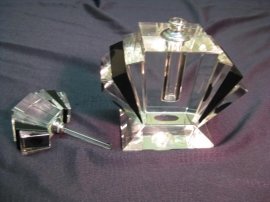 Art-Deco-Style-Clear-and-Black-Crystal-Perfume-Bottle-3