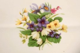 Beautiful-Russia-Hand-Painted-Porcelain---Ormolu-Casket-6