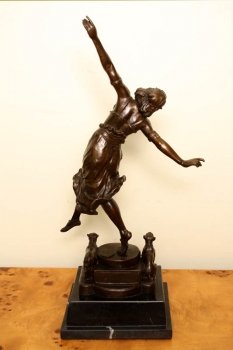 Captivating-Art-Deco-Bronze-Dancer-with-Dogs-Colinet-2