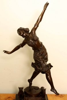 Captivating-Art-Deco-Bronze-Dancer-with-Dogs-Colinet-5