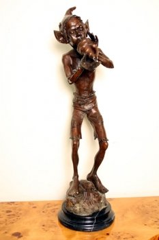 Delightful-Bronze-Dancing-Cornish-Pixie-Playing-Shell-1