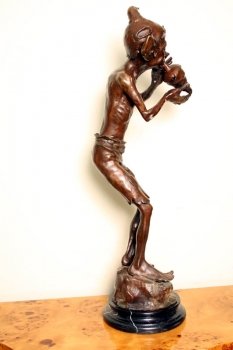 Delightful-Bronze-Dancing-Cornish-Pixie-Playing-Shell-2