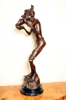 Delightful-Bronze-Dancing-Cornish-Pixie-Playing-Shell-3