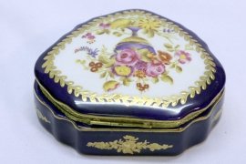 Dresden-Porcelain-Hand-Painted-Jewellery-Box-Casket-3