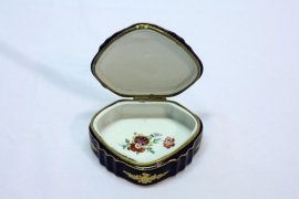 Dresden-Porcelain-Hand-Painted-Jewellery-Box-Casket-5