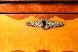 Large-Bombe-Louis-XV-Bureau-Plat-Writing-Table-Desk-6
