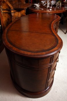 Large-Victorian-Burr-Walnut-Kidney-Desk-10