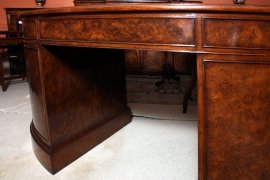 Large-Victorian-Burr-Walnut-Kidney-Desk-12