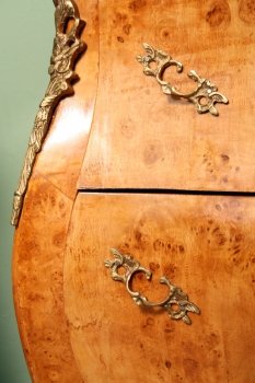 Pair-French-Louis-XV-Birdseye-Maple-Bedside-Cabinets-6