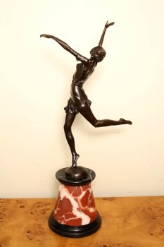 Stunning-Art-Deco-Bronze-Young-Girl-Dancing-Bruno-Zach-1