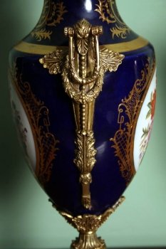 Stunning-Pair-Large-Sevres-Royal-Blue-Porcelain-Vases-6
