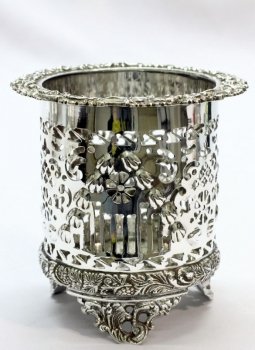Stunning-Pair-Silver-Plated-English-Wine-Coasters-3