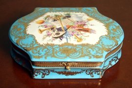 Stunning-Russian-Hand-Painted-Porcelain---Ormolu-Casket-1