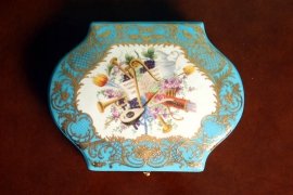 Stunning-Russian-Hand-Painted-Porcelain---Ormolu-Casket-5