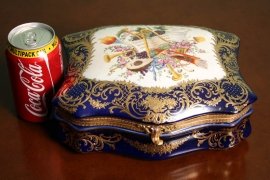Superb-Russian-Hand-Painted-Porcelain---Ormolu-Casket-11