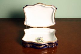Superb-Russian-Hand-Painted-Porcelain---Ormolu-Casket-6
