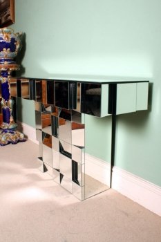 Unusual-Ultra-Modern-Mirrored-Cubist-Console-Table-4