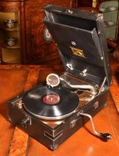 Vintage Portable HMV Gramophone Mod 101 Harrods | Ref. no. 05754 | Regent Antiques