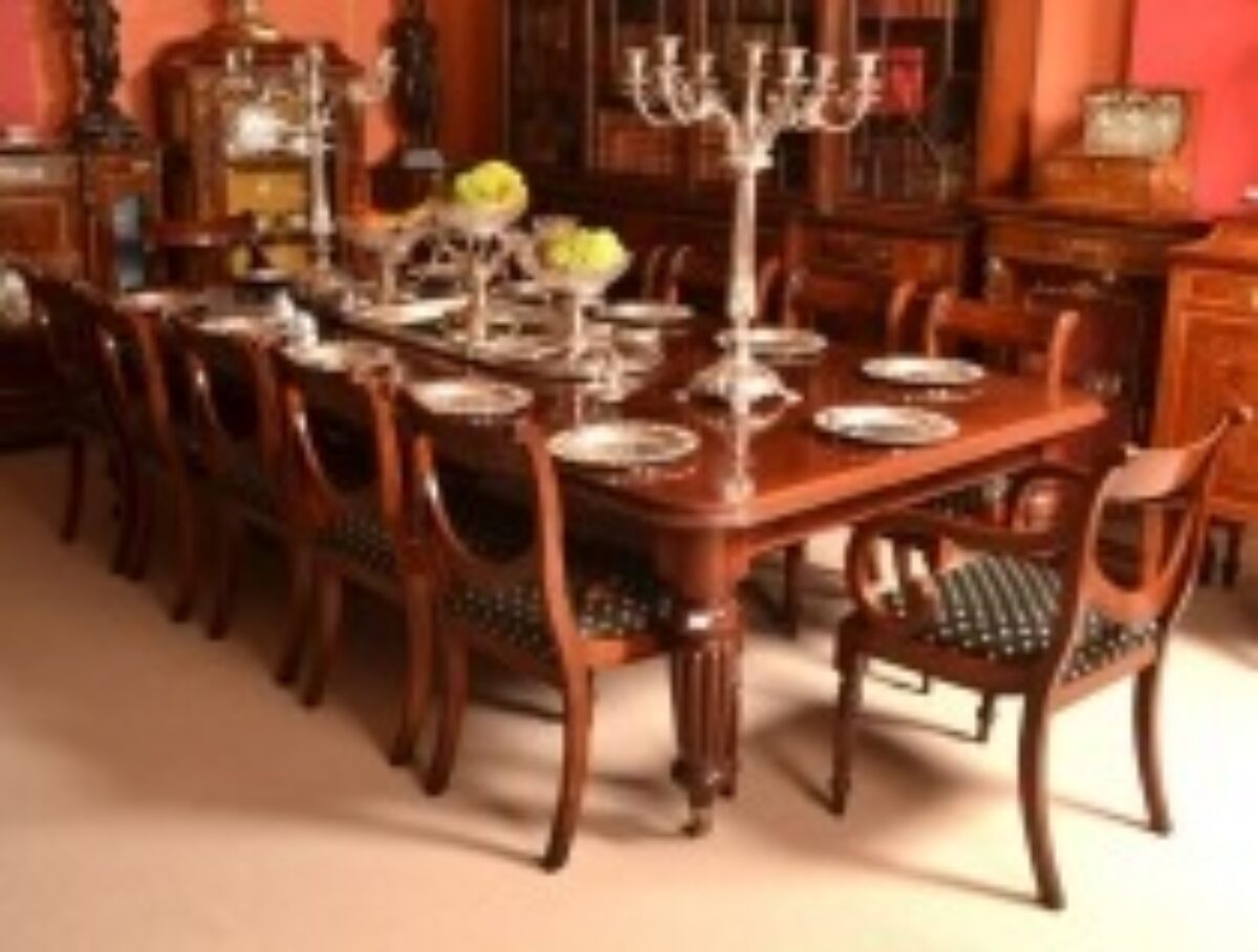 4 Things to Consider When Buying Antique Dining Table and Chair