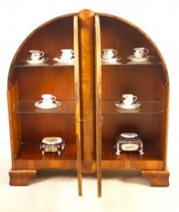 Art Deco Furniture – Stylish, Sensual and Very Collectable