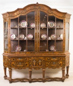 Antique Furniture  - Functional & Stunning Display Cabinets 