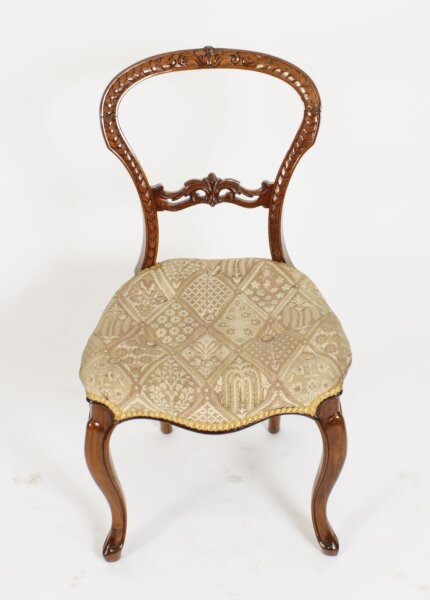 Choosing Functional and Stylish Antique Dining Chairs