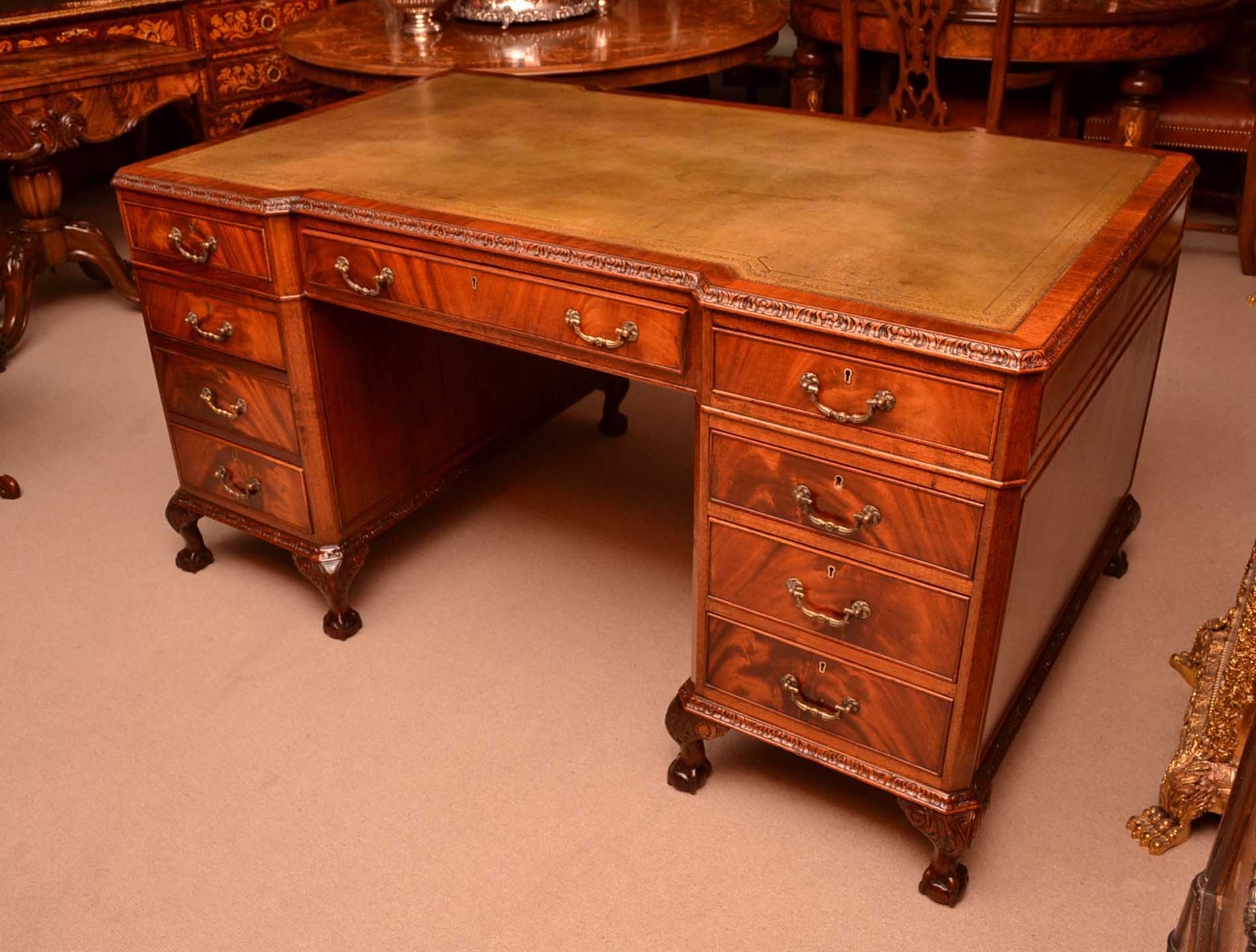 Antique queen cheap anne desk