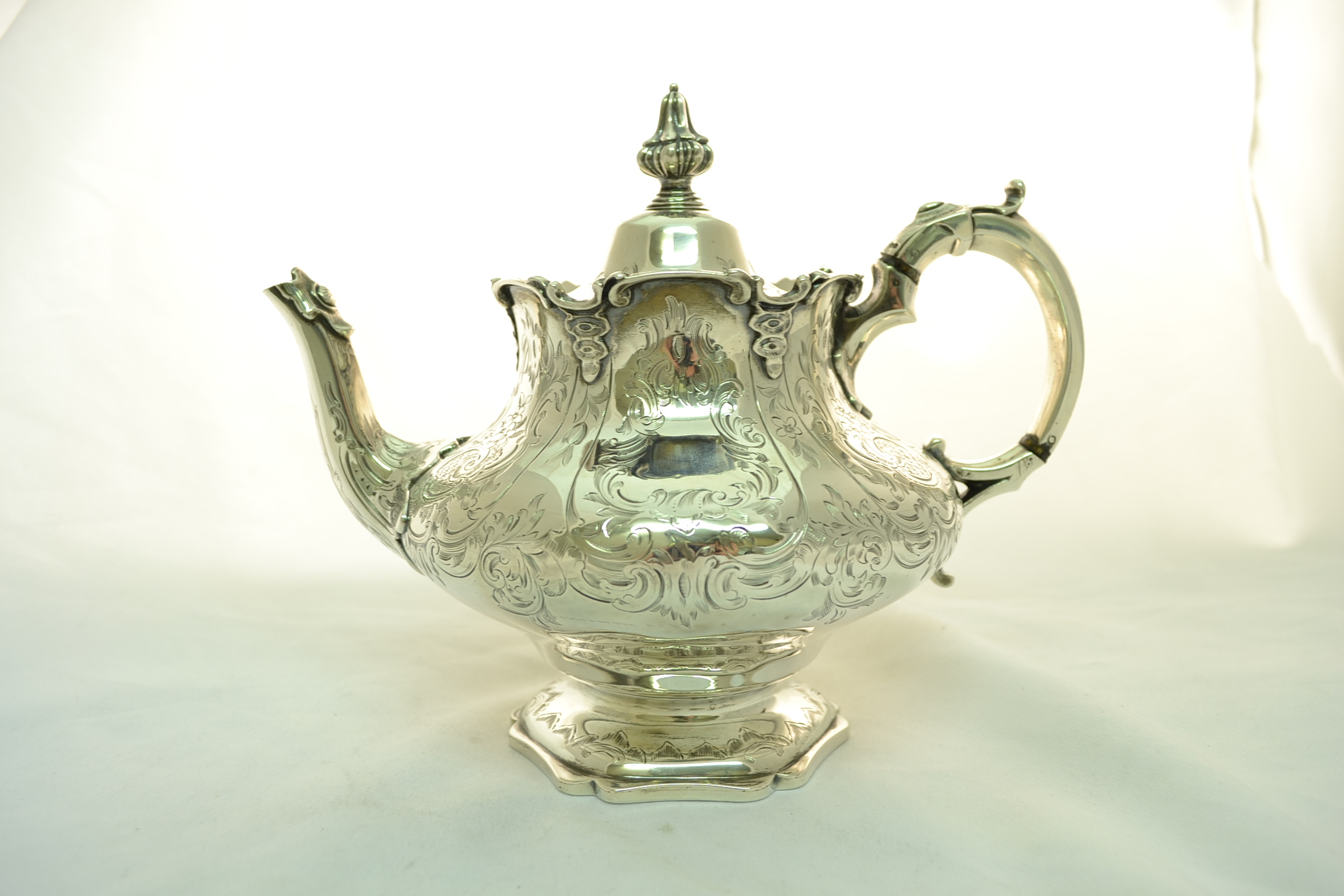 Antique Silver Teapot | Ref. no. 04281 | Regent Antiques
