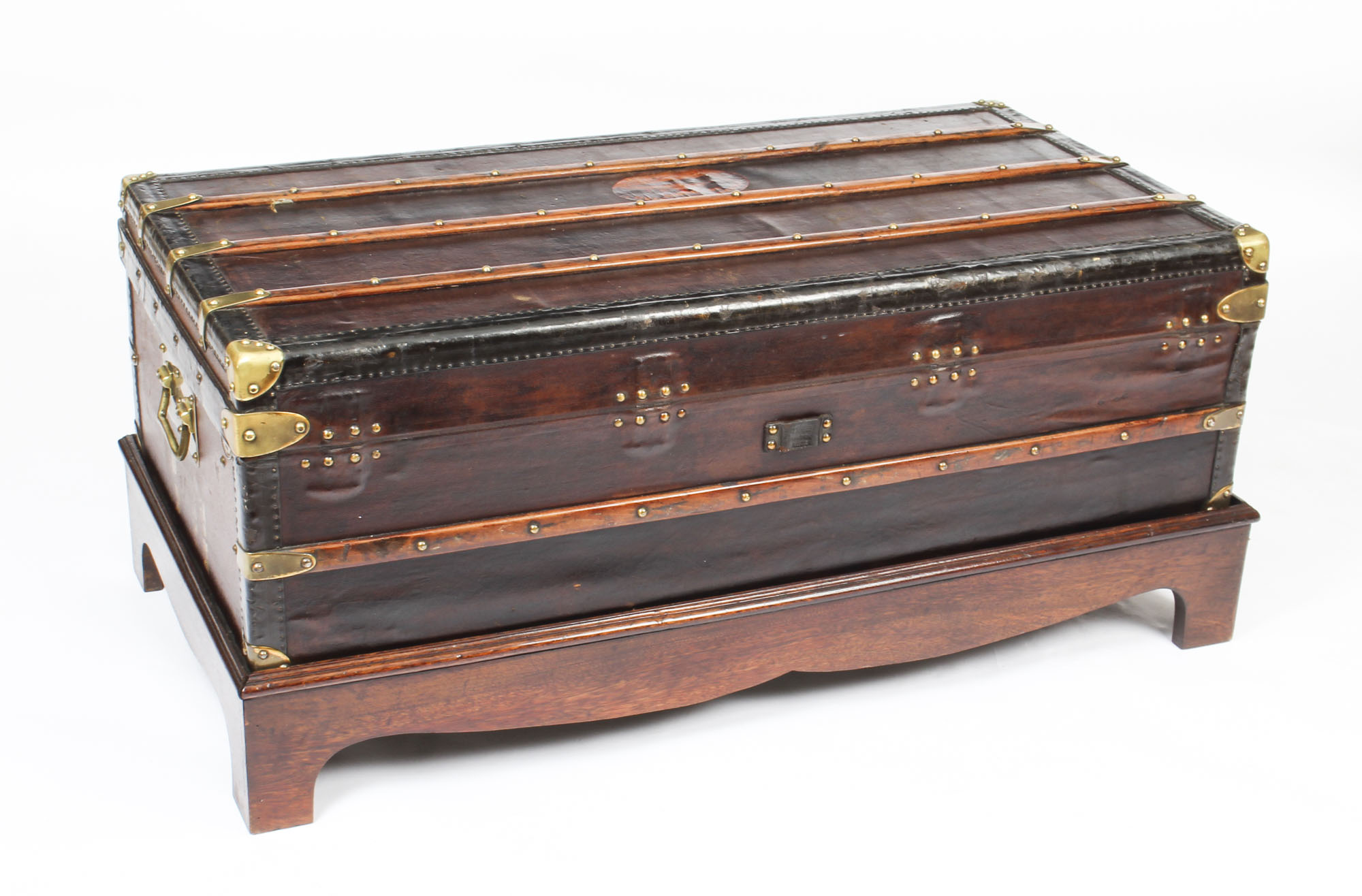 steamer trunk coffee table