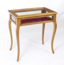 Stunning Vintage Satinbirch Display Bijouterie Table | Ref. no. 00251 | Regent Antiques