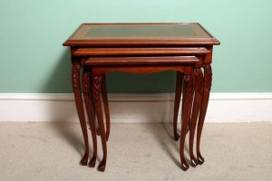Stunning Burr Walnut Nest of Three Tables Crossbanding | Ref. no. 01432a | Regent Antiques