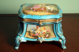 Stunning Russian Gilded Porcelain & Ormolu Casket | Ref. no. 01990 | Regent Antiques