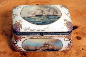Beautiful German Dresden Porcelain Casket Sailing Ships | Ref. no. 02283 | Regent Antiques