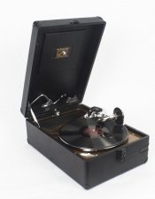 Antique  Portable HMV Gramophone- Mod 102 & disc carrier 1934 | Ref. no. 08862 | Regent Antiques
