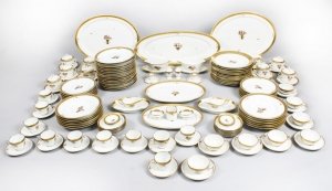 Royal Copenhagen Porcelain  171 Piece Golden Basket Dinner Service | Ref. no. 09310 | Regent Antiques